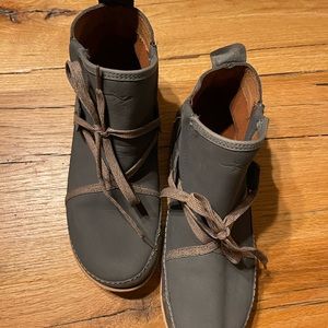 Gray Chaco booties, barely worn